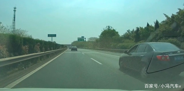 车在高速没有油怎么办_车没油在高速_车在高速上没油了会违章吗