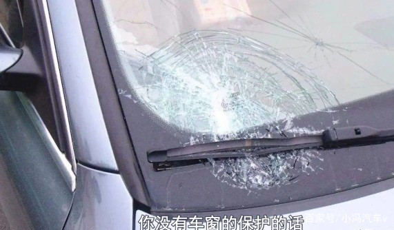 车在高速没有油怎么办_车在高速上没油了会违章吗_车没油在高速