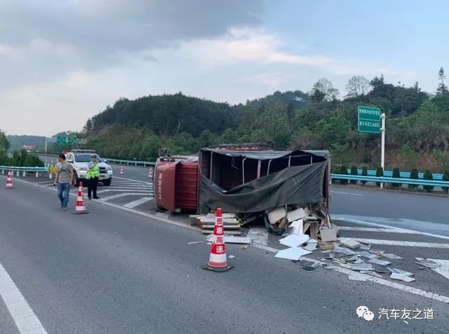 车高速爆胎应该怎么做_高速爆胎车应该做什么保养_高速爆胎要报交警吗