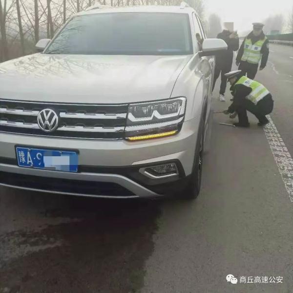 高速爆胎道路救援_救援高速爆胎事件_高速爆胎救援