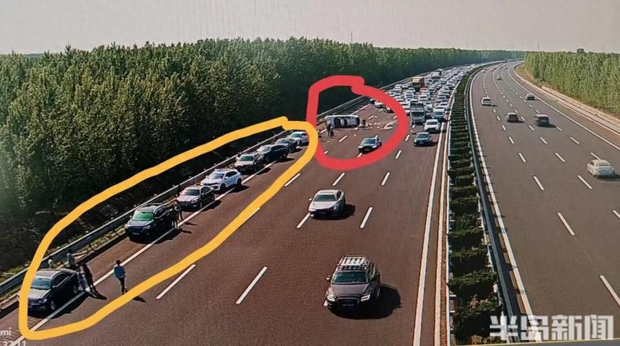 高速公路翻车，16辆过路车辆紧急救助！多位热心司机讲述救援经过