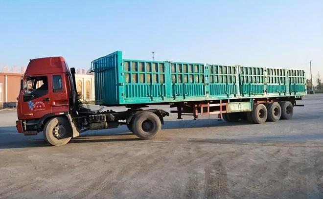 拖车叫保险还是4s店_叫拖车_拖车叫一下多少钱